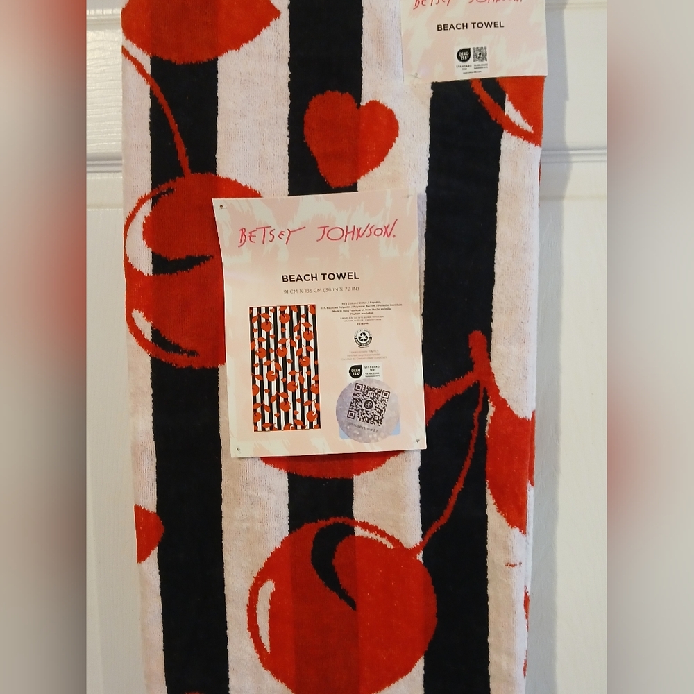 Betsey Johnson NWT Black & White Stripe Cherry 6ft Beach Towel - Picture 4 of 5